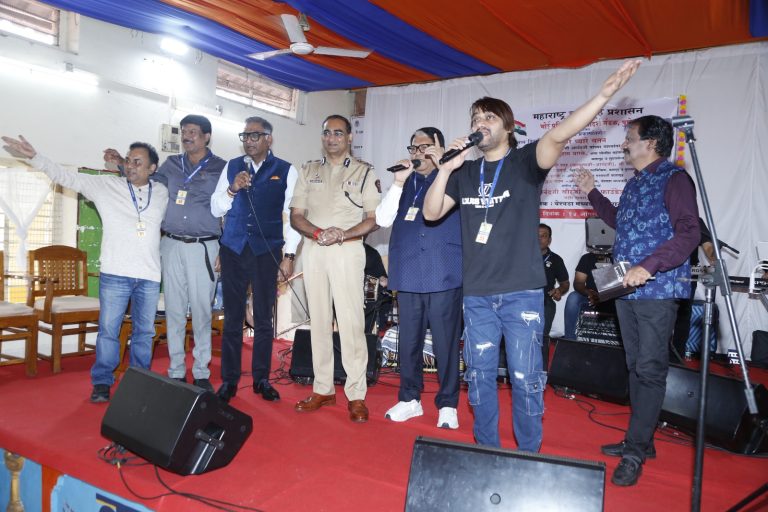 कारागृहात घुमले देशभक्ती चे सूर….