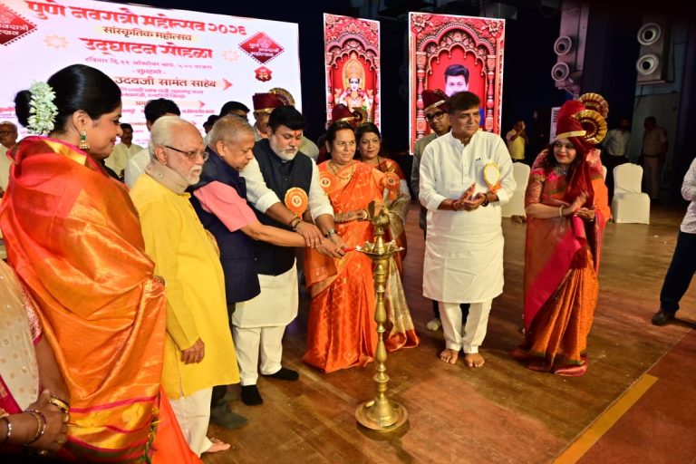 पुणे नवरात्रौ महोत्सवाचे जल्लोषात उद्घाटन; दुष्काळ निधीसाठी सामंत यांच्याकडून १० लाखांची घोषणा