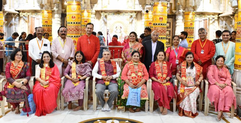श्री महालक्ष्मी मंदिरातर्फे महिला शास्त्रज्ञांचा सन्मान; आयसरचे संचालक सुनिल भागवत यांच्या हस्ते गौरव ; नारी शक्तीचा सन्मान सोहळा
