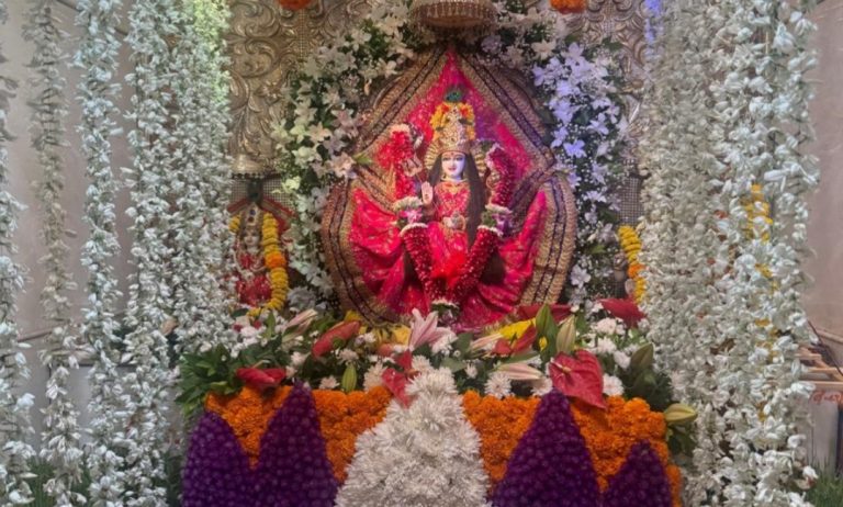श्री अंबामाता मंदिराचा नवरात्रोत्सव उत्साहात; दररोज दहा हजार भाविकांनी घेतले दर्शन